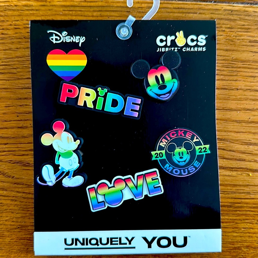Crocs Jibbitz charms - Pride. Fits all crocs!